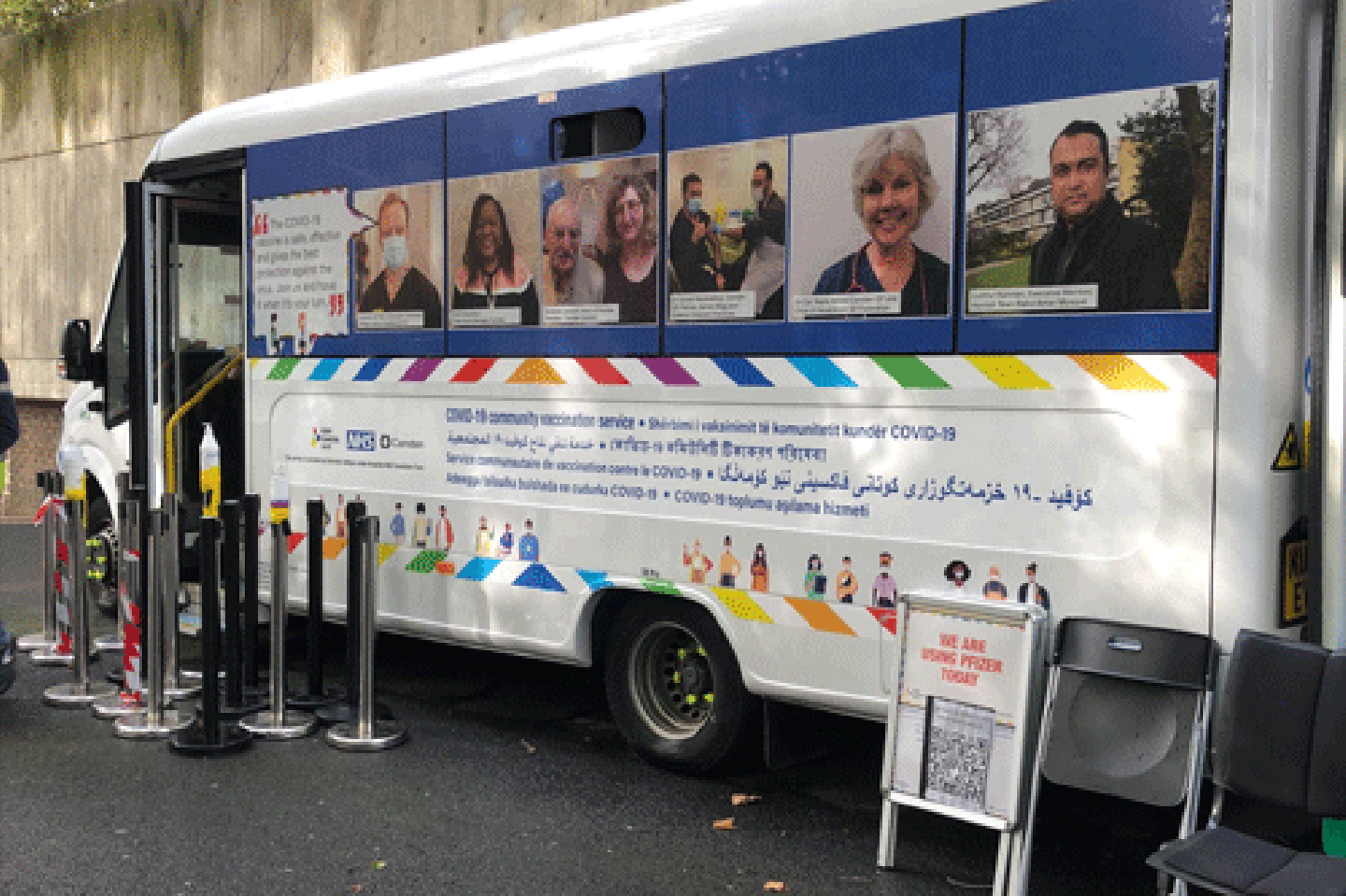 Vaccine bus at Northampton Square