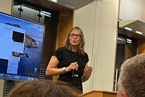 Dr Jutta Tobias Mortlock speaking at the APPG on Mindfulness at UK Parliament on 18th October 2022