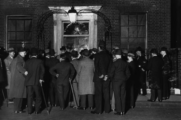 Crowd outside No10 archive shot