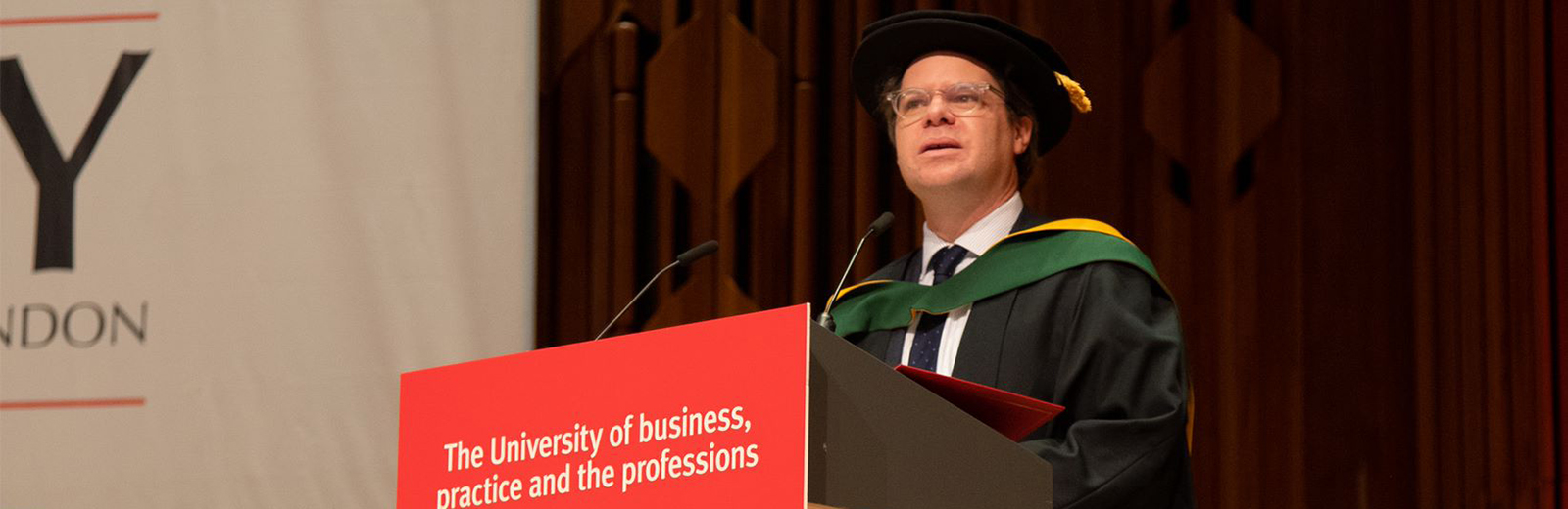 Professor André Spicer delivers his Graduation speech