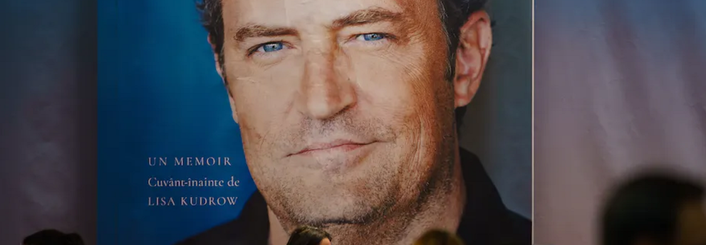 Image of late actor Matthew Perry at an event about a book he authored.